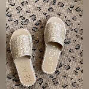 Beach by Matisse Woven Tan Slide Sandals Size 8